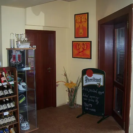 Гостевой дом Restaurace Bowling Rakovec